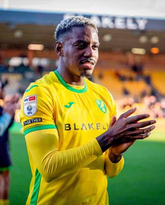 ‘Coto’ es titular y el Norwich gana