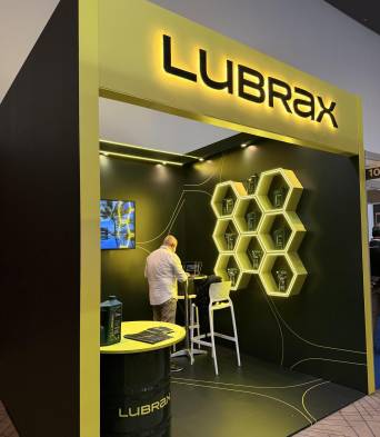 Stand de Lubrax durante la feria Latin Tyre &amp; Auto Parts Expo 2026 en Ciudad de Panamá (Panamá).