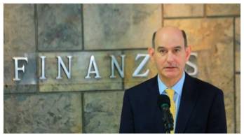 El ministro de Economía y Finanzas, Felipe Chapman.