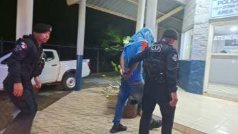 Entre los detenidos también hay un menor de edad que tenía en su poder un arma de fuego.