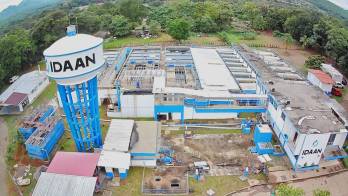 Las labores de mantenimiento en la Planta Potabilizadora de Los Algarrobos, en Chiriquí, forman parte del programa semanal del IDAAN para mejorar la calidad y continuidad del suministro de agua potable.