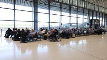 Las autoridades aeroportuarias agradecieron la paciencia y colaboración de los viajeros.