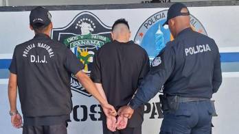El hombre se hacía pasar por abogado.