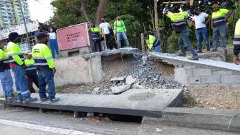 Remueven acera improvisada en Condado del Rey