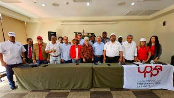 Centrales sindicales apoyan a artistas