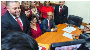 El tercer candidato cuenta con 34 años de trayectoria docente.