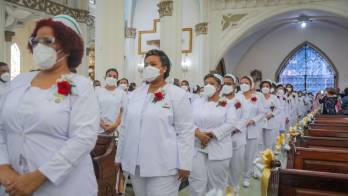 Ángeles de blanco conmemoran su día&nbsp;