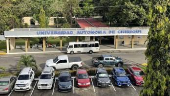 Docentes de la UNACHI alzan la voz por retrasos en pagos.