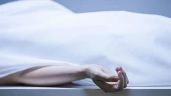 La mujer fue encontrada por su pareja.