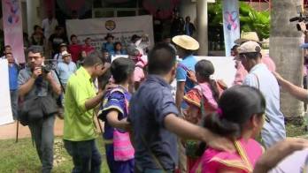 Indígenas exigen sus títulos