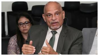 El diputado de la coalición Seguimos, Ernesto Cedeño,.