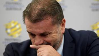 El técnico Ange Postecoglou en la rueda de prensa en la que anunció su dimisión.