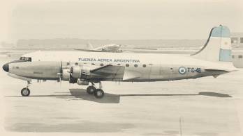 Pintura inspirada en el TC-48 que desapareció sobre la provincia de Bocas del Toro, el 3 de noviembre de 1965. Todavía se busca en aguas bocatoreñas.