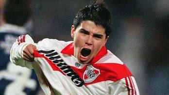 Figuras que surgieron de River aconsejan a juveniles
