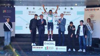 Roberto González en el podium.