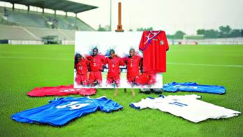La histórica participación de Panamá en la Copa Oro 2005 consolidó el uniforme rojo como su símbolo cultural.