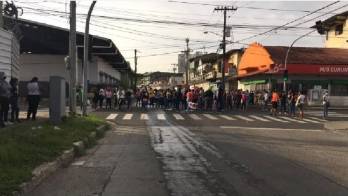 Curundeños protestan pidiendo el pago del Bono Solidario