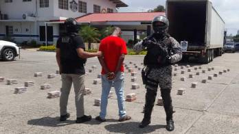 El conductor del camión fue puesto a órdenes del Ministerio Público tras el hallazgo en la vía Centenario.