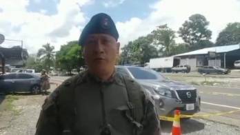 Golpean y amordazan a dos seguridad para robar dos autos&nbsp;