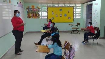 El retorno seguro a clases presenciales plantea un desafío para el sistema escolar.