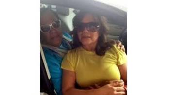 Amiga de Juan Gabriel desde la adolescencia le escribe cartas en un libro