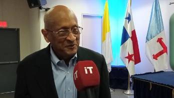 Ministro de Economía y Finanzas, Héctor Alexander.