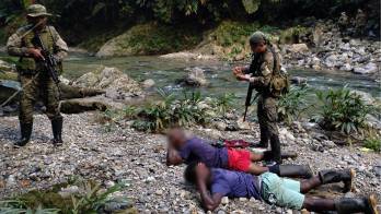 Los cinco colombianos y las evidencias fueron puestos a disposición de las autoridades competentes.
