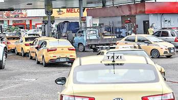 Según el director de la ATTT, Nicolás Brea, la iniciativa busca incorporar tecnología al servicio de taxis mediante un sistema de cálculo digital.