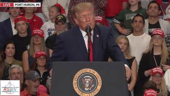 Captura de video de una transmisión del canal en Youtube del partido Republicano del presidente de EE.UU., Donald Trump, durante un acto un mitin este domingo.