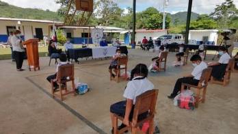 El 12 de abril podría iniciar el regreso a clases semipresenciales&nbsp;
