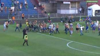 Batalla campal en partido de la liga brasileña