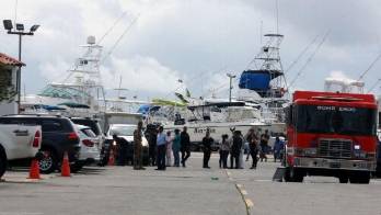 El cadáver fue reportado por corredores que vieron un carrito de golf y el cuerpo inmóvil a la distancia.