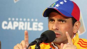 Capriles no descarta referendo en 2017