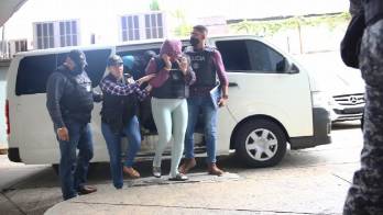 Nancy Góngora tenía varias licencias comerciales emitidas por autoridades competentes.