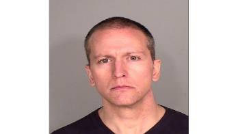 Liberan bajo fianza al expolicía acusado del asesinato del afroamericano George Floyd