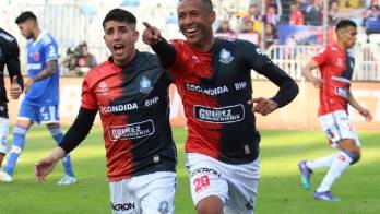 Gaby Torres sigue dulce con el gol en Chile