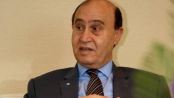 Mohab Mameesh, administrador del Canal de Suez.