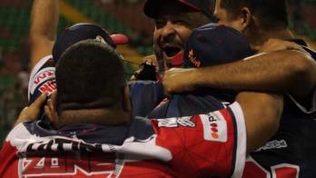 Carlos Lee III emocionado al lograr su primer campeonato en la categoría.