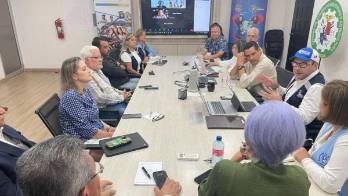 El Defensor del Pueblo se reunión con empresarios.