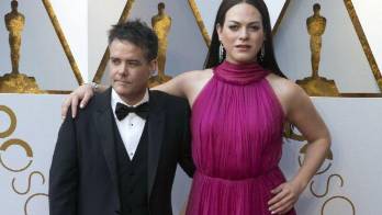 Daniela Vega (d) y el cineasta argentino Sebastián Lelio.