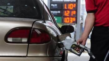 Gasolina de 95 octanos bajará este viernes