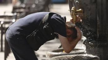 Recomiendan no realizar ejercicio físico durante las horas más calurosas del día y ponerse prendas ligeras.