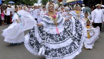 Realizarán paseo de polleras e indumentarias