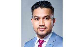 Políticos hipócritas y sociedad que mira para otro lado