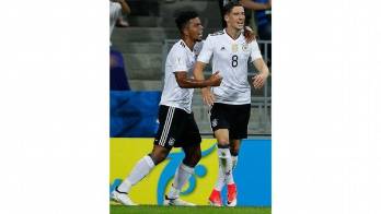 Leon Goretzka de Alemania festeja el pase a la final