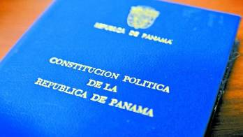 Varios grupos recogen firmas.