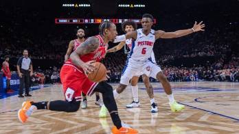 DeMar DeRozan de los Chicago Bulls y Hamidou Diallo de Detroit.