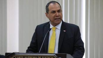 Magistrado Guerra le pedía a Dios llegar a trabajar en el Tribunal Electoral.