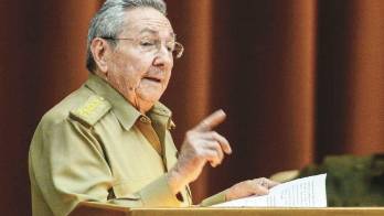 Raúl Castro actual Presidente de Cuba aparece en la lista preliminar de los 42 acusados.