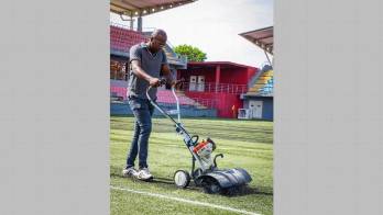 Arreglan engramado del estadio Maracana